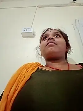 Snapshot of Hot_crety chatting on 6, 10, 2025 Hot crety online show from 6, 10, 2025