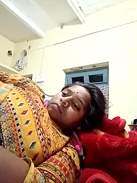 Snapshot of Hot_crety chatting on 28, 11, 2025 Hot crety online show from 28, 11, 2025