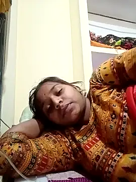 Snapshot of Hot_crety chatting on 4, 12, 2025 Hot crety online show from 4, 12, 2025