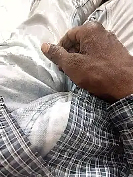 Snapshot of Wet_BunnyFun chatting on 11, 10, 2025 Wet BunnyFun online show from 11, 10, 2025