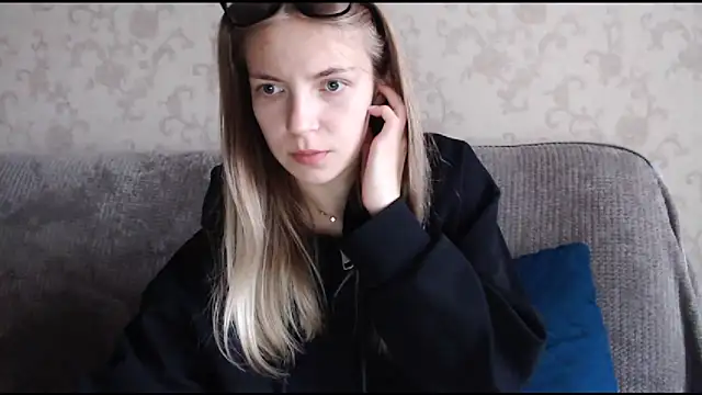 HitGyrl online show from 4, 10, 2025