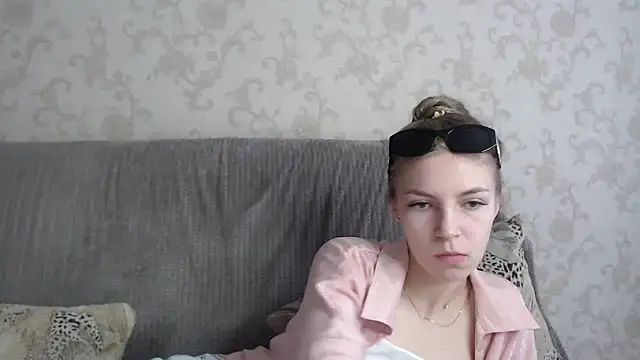 Snapshot of HitGyrl chatting on 28, 5, 2026 HitGyrl online show from 28, 5, 2026