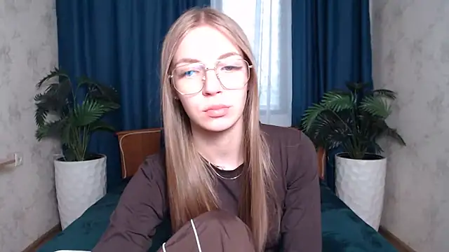 Snapshot of HitGyrl chatting on 31, 5, 2026 HitGyrl online show from 31, 5, 2026