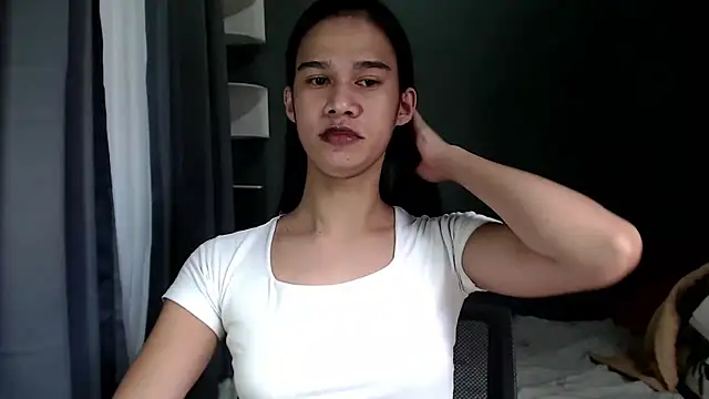 Snapshot of urseductivebarbie_xx chatting on 9, 10, 2025 urseductivebarbie xx online show from 9, 10, 2025