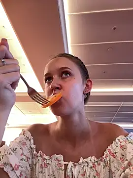 ElliRose online show from 11, 10, 2025