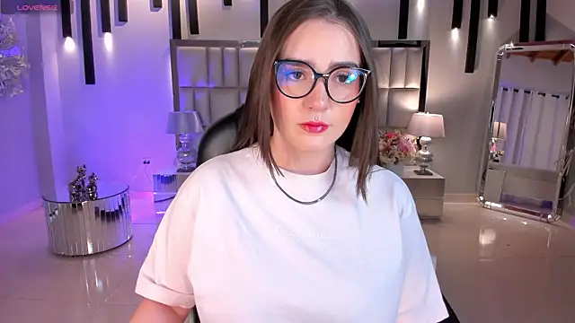 Snapshot of SarahRhodes_ chatting on 17, 4, 2026 SarahRhodes online show from 17, 4, 2026