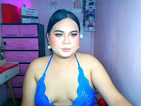 Snapshot of YourThicc_bella chatting on 8, 7, 2026 YourThicc bella online show from 8, 7, 2026