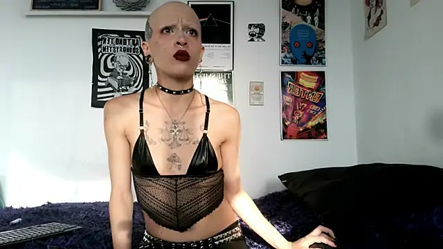 plutonbluemooon333 online show from 13, 3, 2026