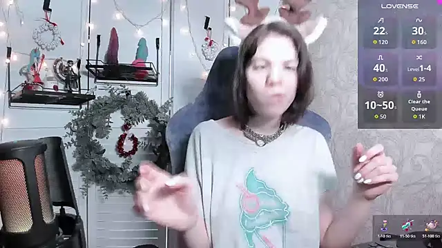 Snapshot of aestheticbeing chatting on 20, 12, 2025 aestheticbeing online show from 20, 12, 2025