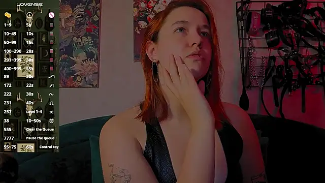 Snapshot of the_high_priestess chatting on 28, 4, 2026 the high priestess online show from 28, 4, 2026