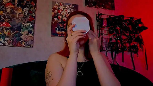 Snapshot of the_high_priestess chatting on 1, 5, 2026 the high priestess online show from 1, 5, 2026