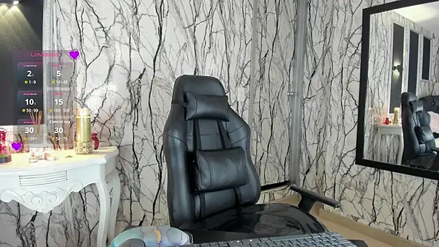 adelinemoretti online show from 17, 4, 2026