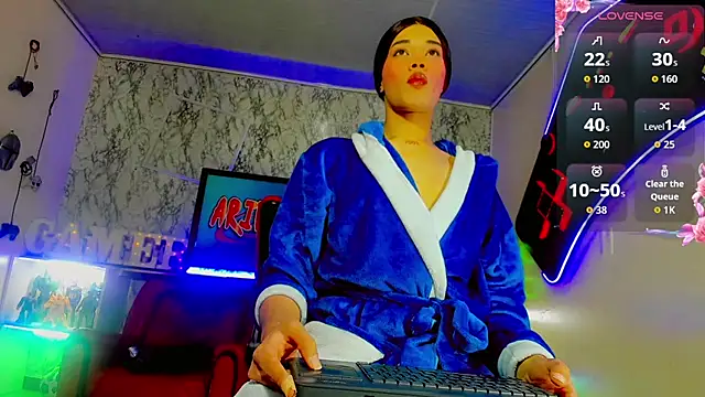 Madison Mujica online show from 6, 11, 2025