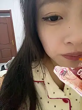 MengMeng0515 online show from 14, 12, 2025