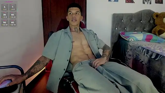 Snapshot of Savajelust chatting on 15, 12, 2025 Savajelust online show from 15, 12, 2025