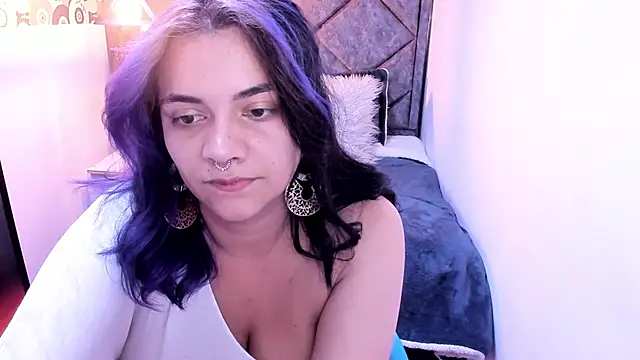 Kiara Cruz   online show from 13, 12, 2025