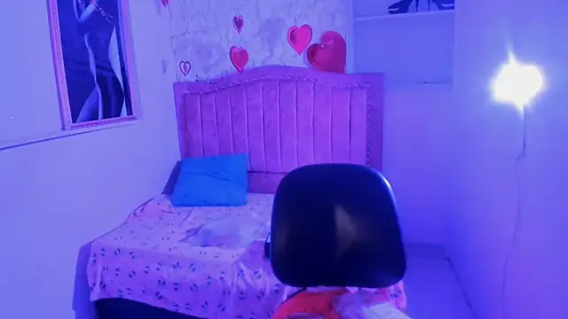 Snapshot of candela_ruiz chatting on 12, 9, 2025 candela ruiz online show from 12, 9, 2025