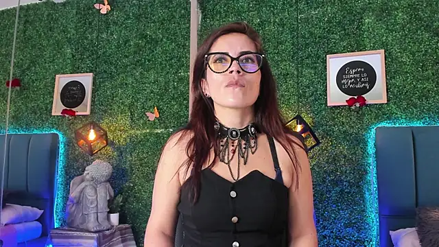 Linagh  online show from 6, 4, 2026