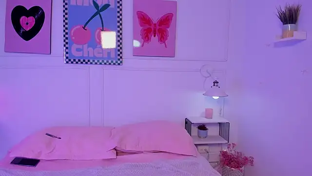 Zoe Lynch  online show from 3, 4, 2026