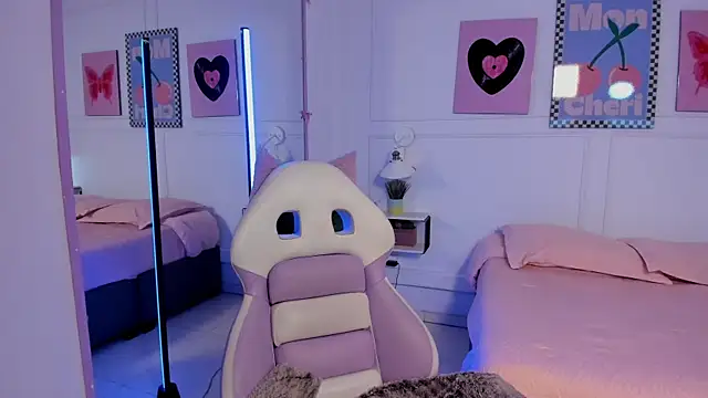 Zoe Lynch  online show from 9, 4, 2026