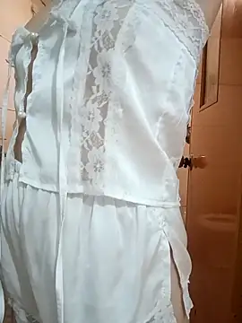 Thuylinh86 online show from 24, 10, 2025