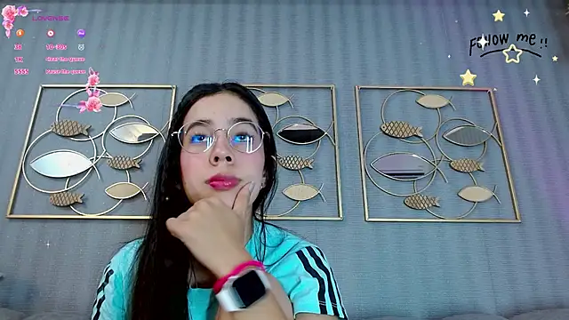 Snapshot of laraa_jeean chatting on 27, 4, 2026 laraa jeean online show from 27, 4, 2026