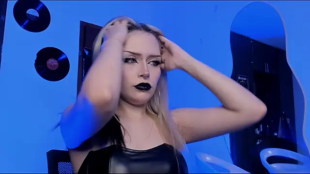 missluna27 online show from 22, 10, 2025