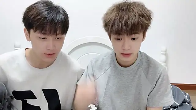 linger2563 online show from 3, 10, 2025