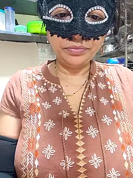 Queen Nightt online show from 27, 11, 2025