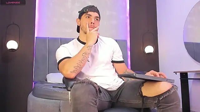 Liam walk  online show from 10, 11, 2025