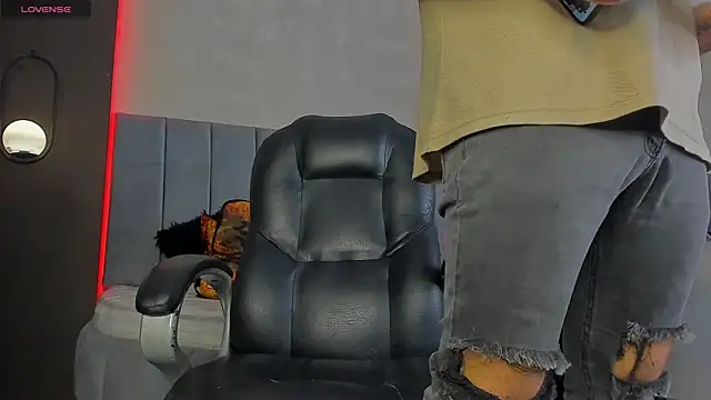 Liam walk  online show from 8, 3, 2026