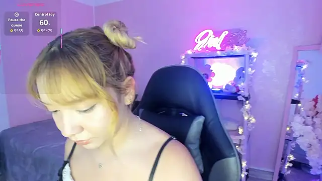 Snapshot of JuliethMoss chatting on 18, 2, 2026 JuliethMoss online show from 18, 2, 2026