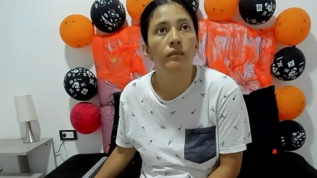 ivy moon05 online show from 4, 11, 2025