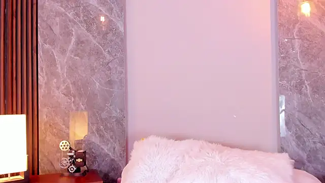 Emma hunter  online show from 26, 9, 2025