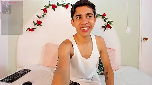 Snapshot of JoshuaSanzz chatting on 5, 10, 2025 JoshuaSanzz online show from 5, 10, 2025