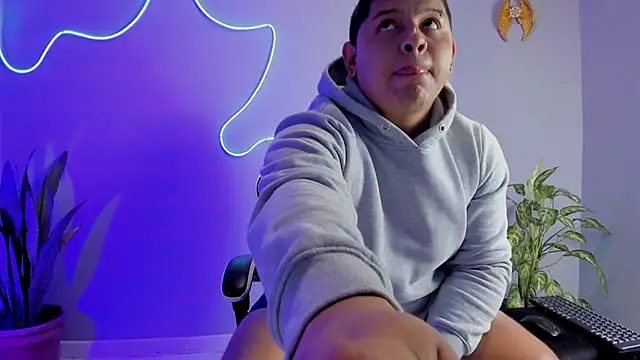 Snapshot of Maximus_Steel chatting on 2, 10, 2025 Maximus Steel online show from 2, 10, 2025