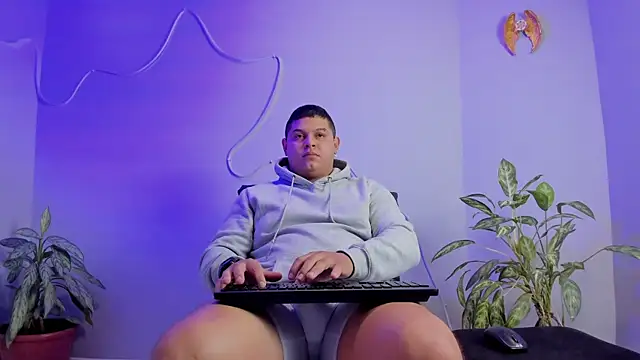 Snapshot of Maximus_Steel chatting on 19, 10, 2025 Maximus Steel online show from 19, 10, 2025