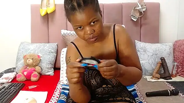 RoundaAssx22 online show from 24, 11, 2025