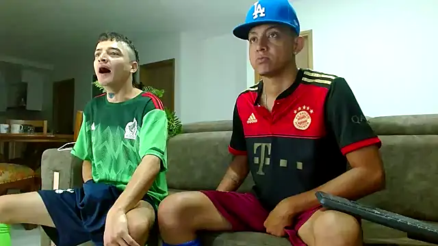 Snapshot of skinny23cm chatting on 17, 12, 2024 skinny23cm online show from 17, 12, 2024