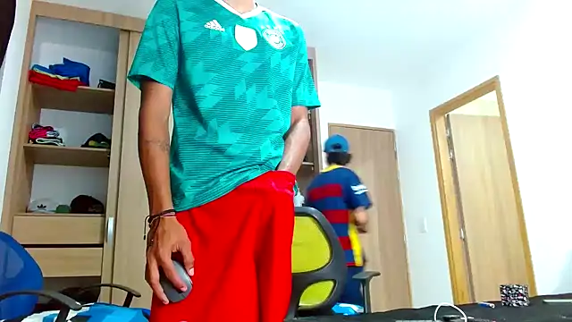 Snapshot of skinny23cm chatting on 7, 1, 2025 skinny23cm online show from 7, 1, 2025