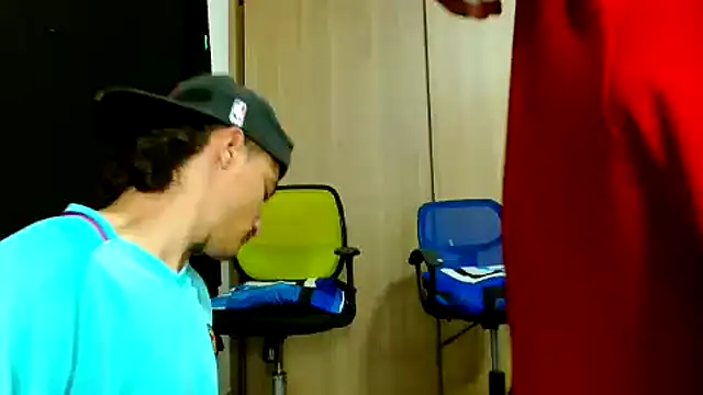 Snapshot of skinny23cm chatting on 24, 1, 2025 skinny23cm online show from 24, 1, 2025