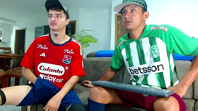 Snapshot of skinny23cm chatting on 4, 2, 2025 skinny23cm online show from 4, 2, 2025