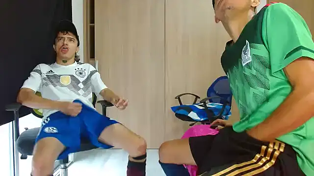 Snapshot of skinny23cm chatting on 5, 2, 2025 skinny23cm online show from 5, 2, 2025