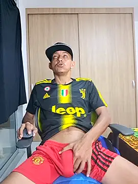 Snapshot of skinny23cm chatting on 11, 3, 2025 skinny23cm online show from 11, 3, 2025