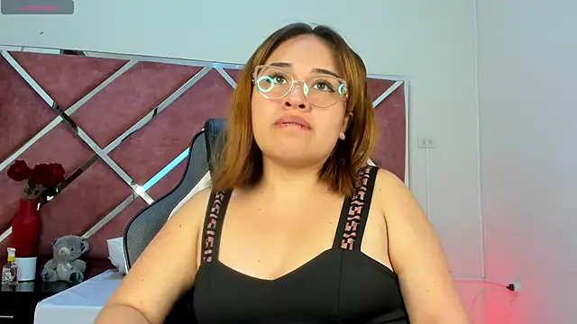 sara-lopez1 online show from 8, 9, 2025