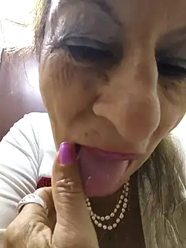 MaryeLunna online show from 28, 10, 2025