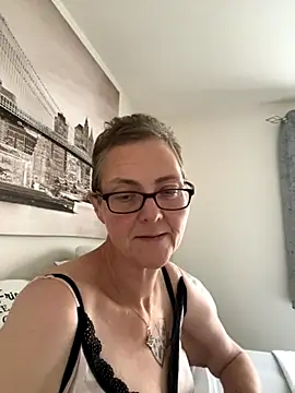 Curvy-Jinx online show from 19, 10, 2025