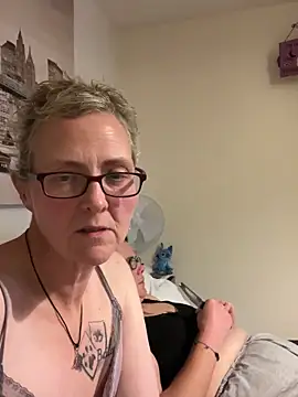 Curvy-Jinx online show from 18, 11, 2025