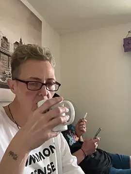 Curvy-Jinx online show from 23, 12, 2025