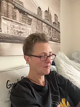 Curvy-Jinx online show from 11, 2, 2026